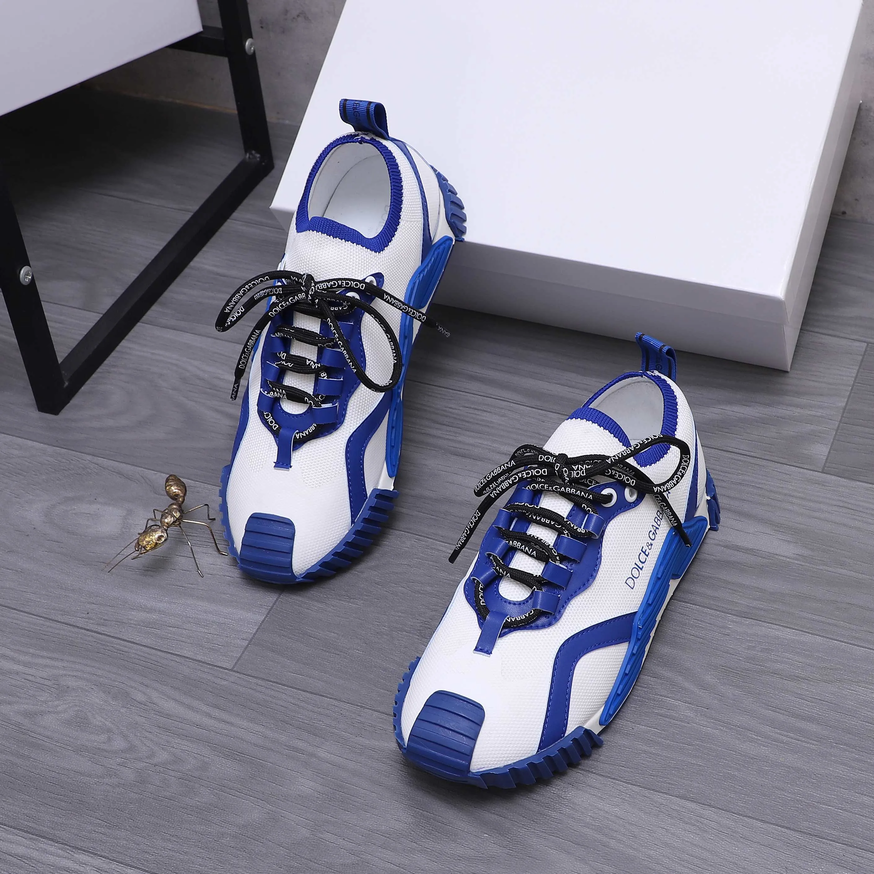 Men's shoes💰442 Product trademark: DG (Dolce & Gabbana) couple's casual shoes Regular size: 35-46 Product materials: Selected cowhide stitching fly woven upper, cowhide insole, original outsole